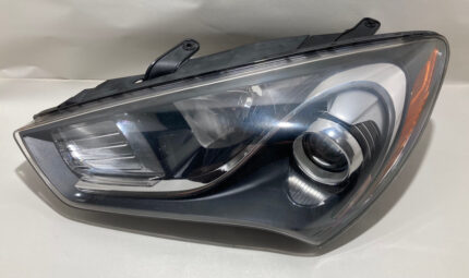 2013-2016 Hyundai Genesis Coupe Driver Side Halogen Headlight / OEM /   HG030