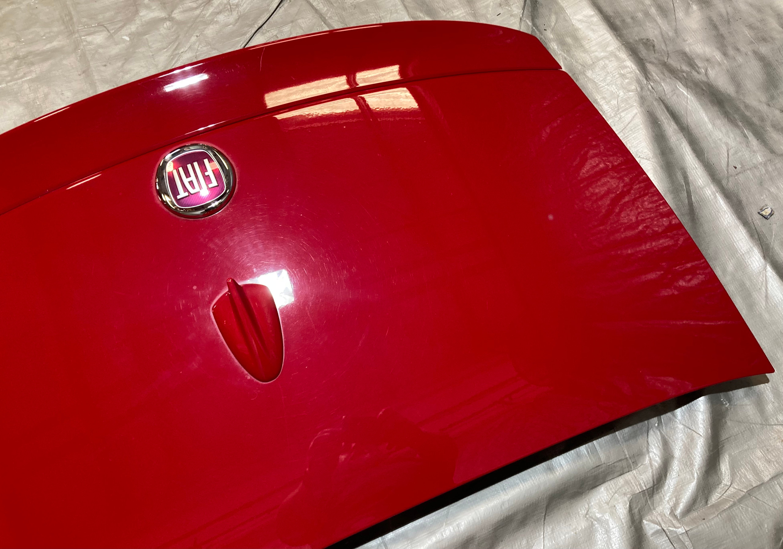 2017-2020 Fiat 124 Spider Lusso Trunk Lid w/ Spoiler / Hypnotique Red FD020 - Image 3