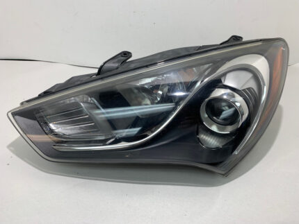 2013-2016 Hyundai Genesis Coupe Driver Side Xenon HID Headlight / OEM / HG018