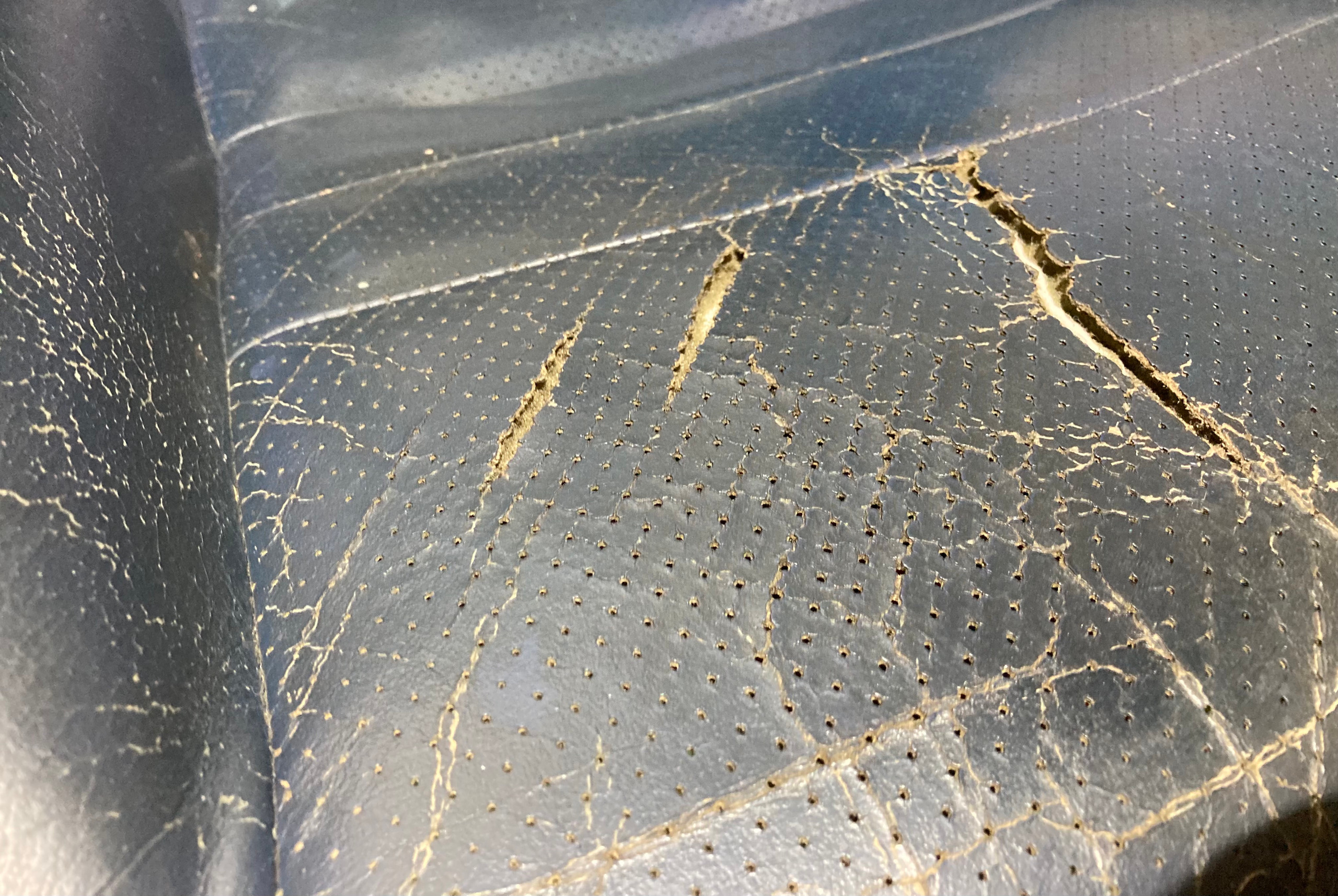 2000-2005 Honda S2000 OEM Blue Leather Seats / Pair *DAMAGE* / HS005 - Image 20