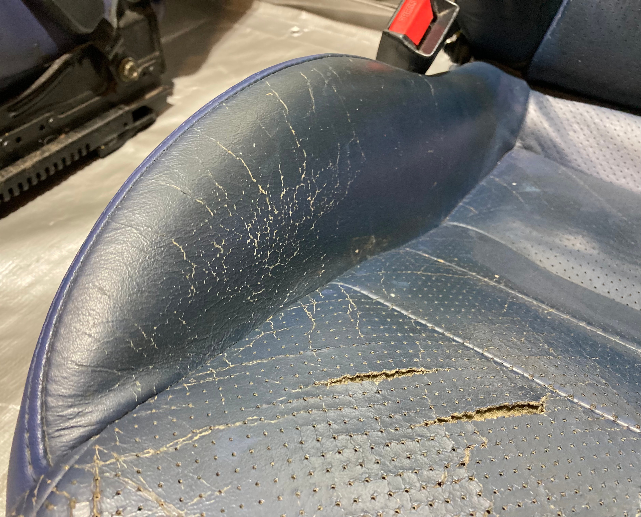 2000-2005 Honda S2000 OEM Blue Leather Seats / Pair *DAMAGE* / HS005 - Image 6