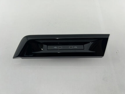 2022-2024 Volkswagen MK8 GTI OEM Console USB Type-C Ports / 5NA035700
