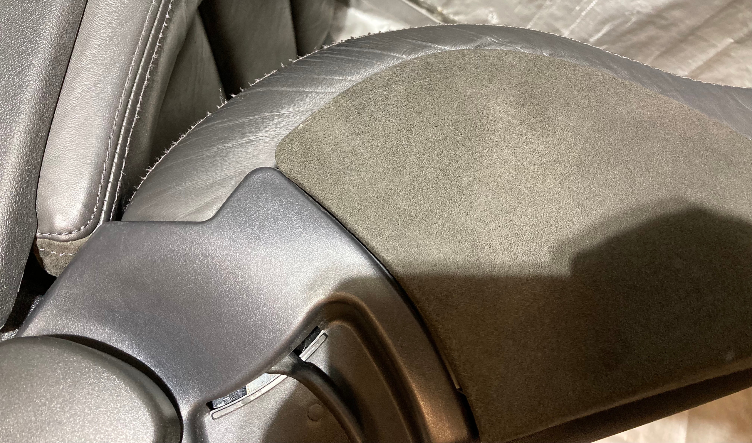 2001-2006 Audi TT Convertible Black Leather Seats / Pair / T1029 - Image 15