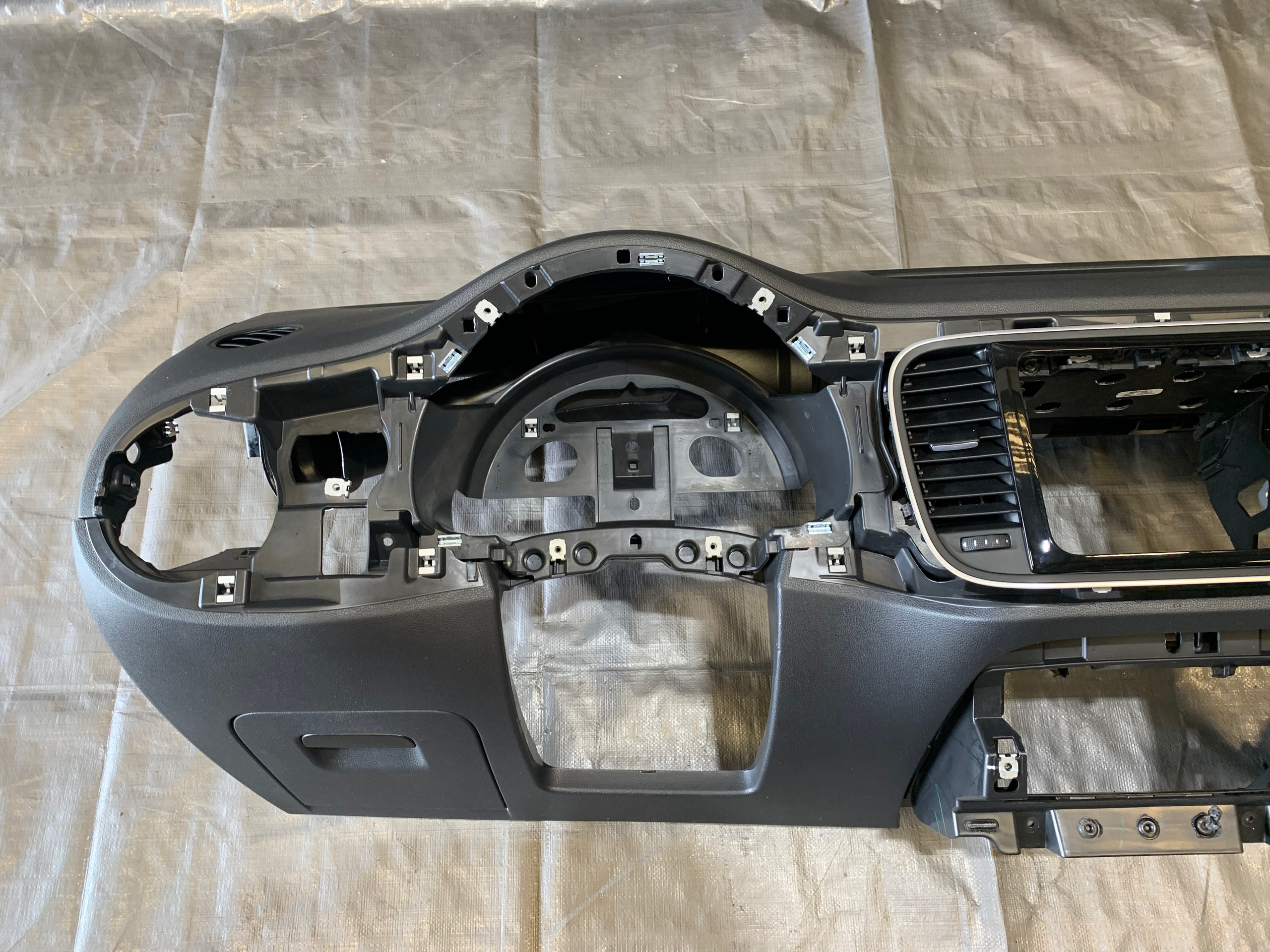 2012-2019 Volkswagen Beetle Dashboard Panel w/ Passenger Airbag / OEM / VB002 - Image 9