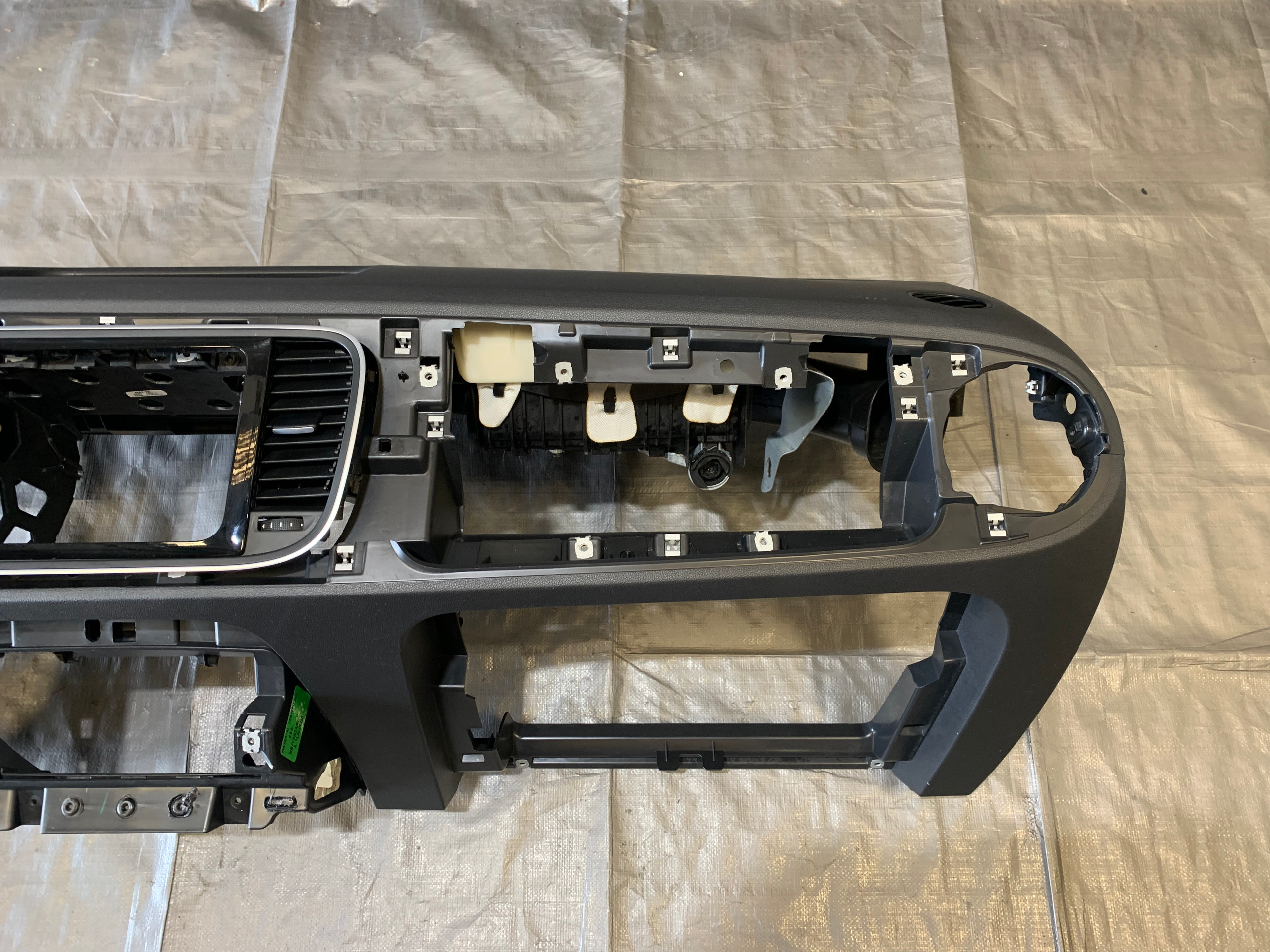 2012-2019 Volkswagen Beetle Dashboard Panel w/ Passenger Airbag / OEM / VB002 - Image 11