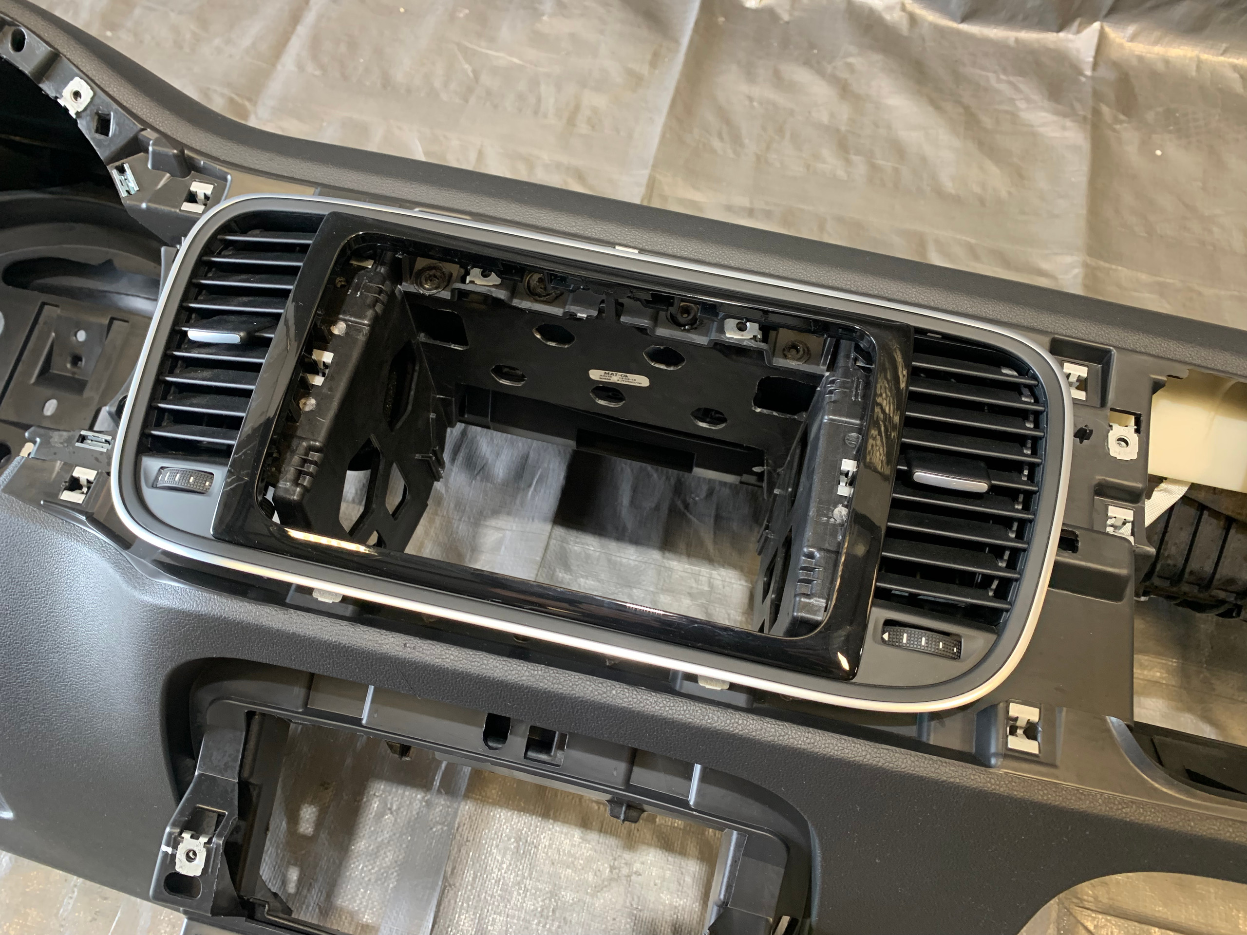 2012-2019 Volkswagen Beetle Dashboard Panel w/ Passenger Airbag / OEM / VB002 - Image 7