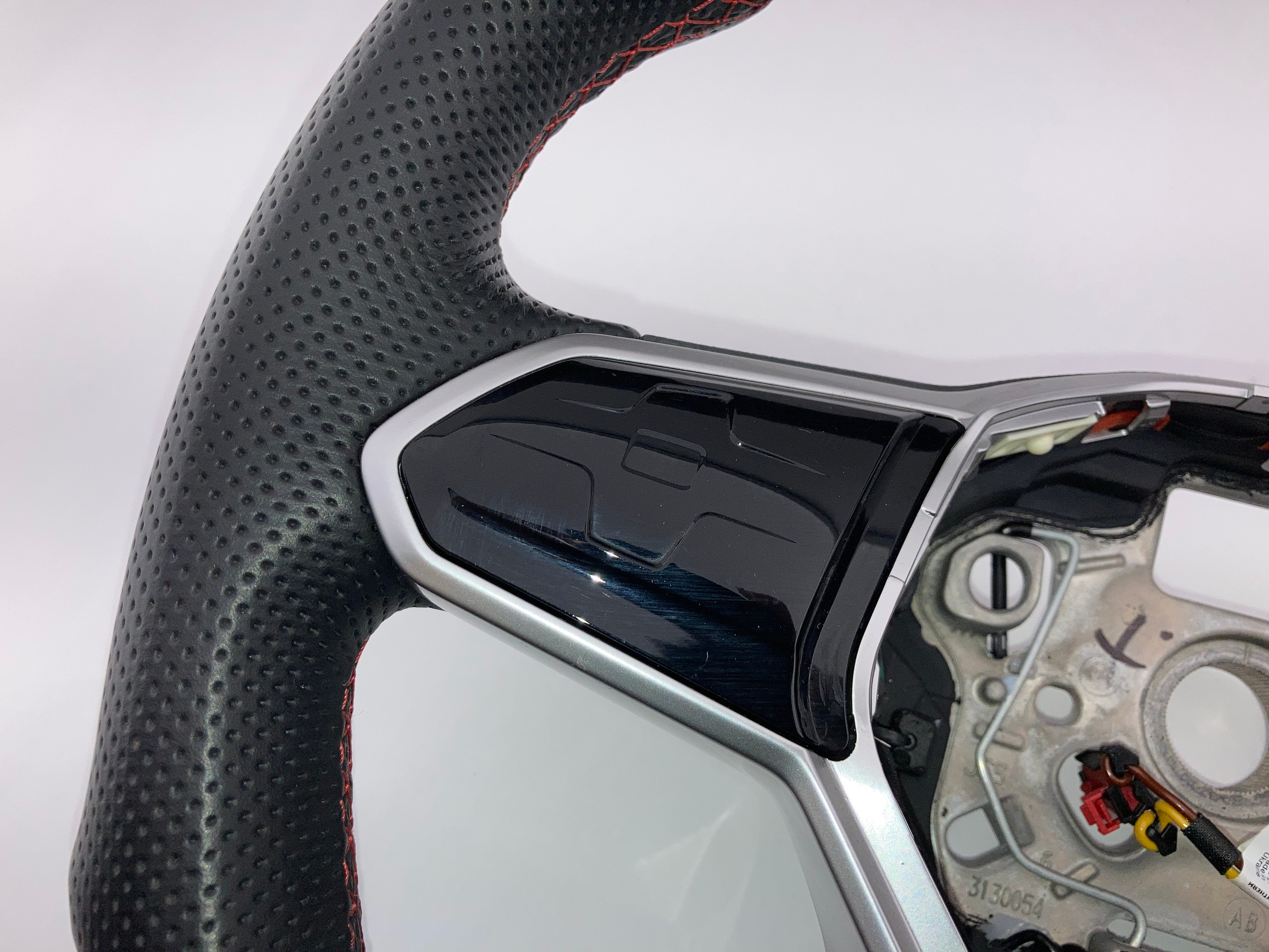 2022-2024 Volkswagen MK8 GTI Black Leather Steering Wheel w/ Red Stitching / Manual / M8002 - Image 4