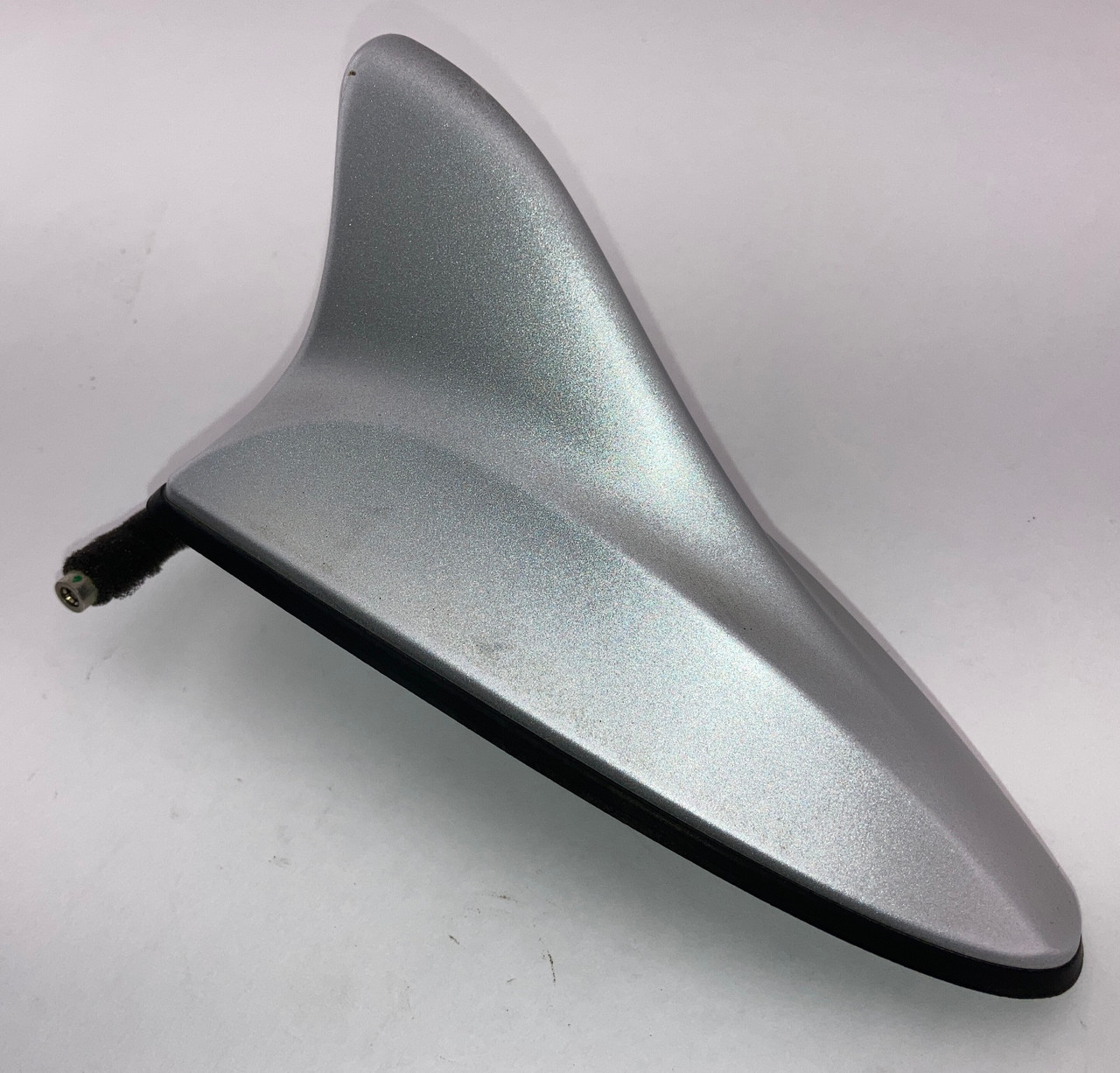 2010-2012 Hyundai Genesis Coupe Shark Fin Roof Antenna / Silverstone Metallic HG031