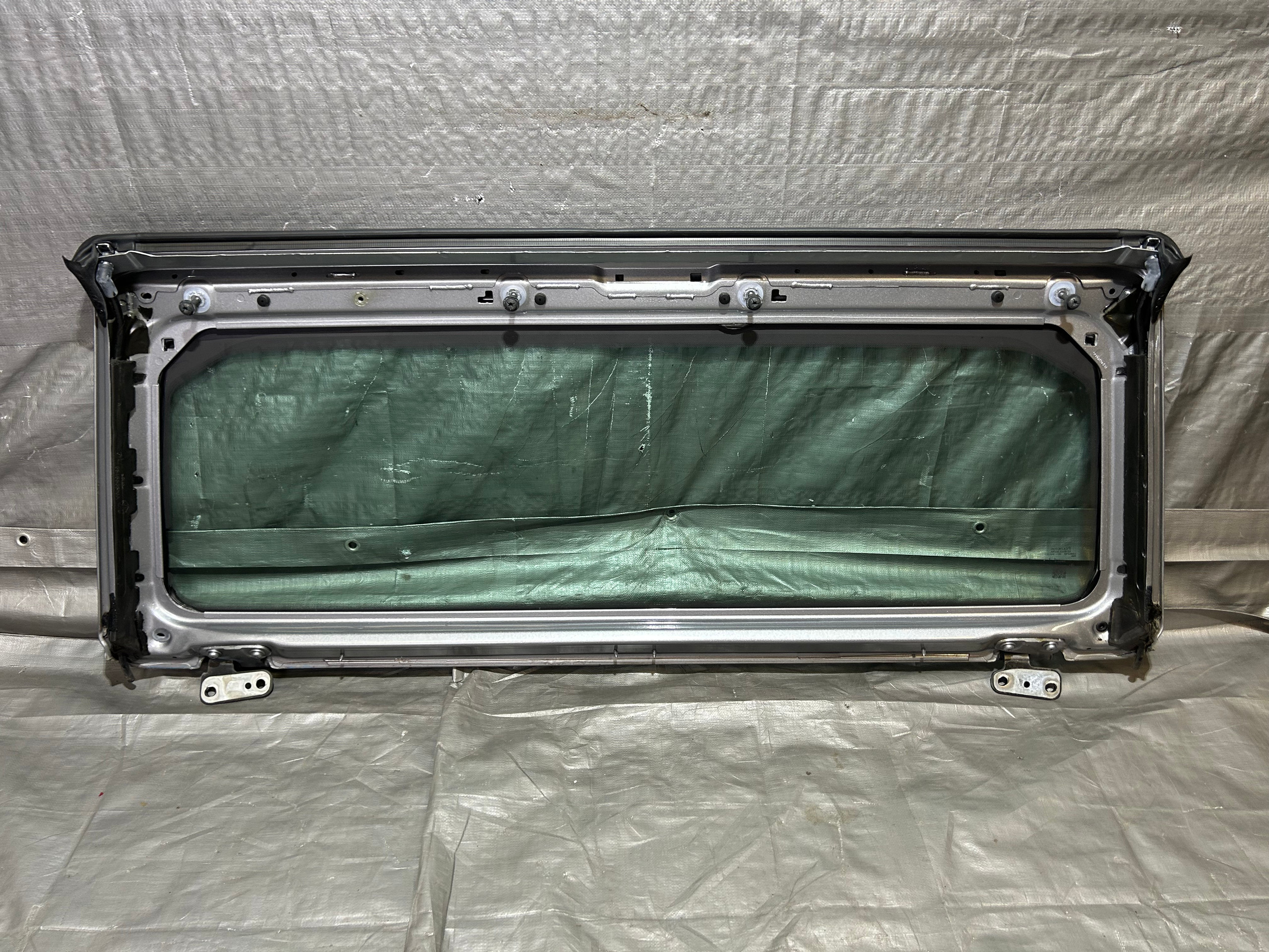 2018-2021 Jeep Wrangler JL Windshield Panel w/ Frame / Billet Silver Metallic *DAMAGE* JL012 - Image 4