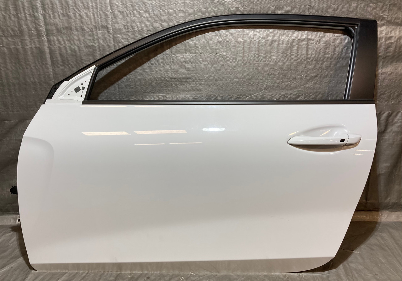 2019-2022 Hyundai Veloster Driver Side Door Assembly / Chalk White HV008