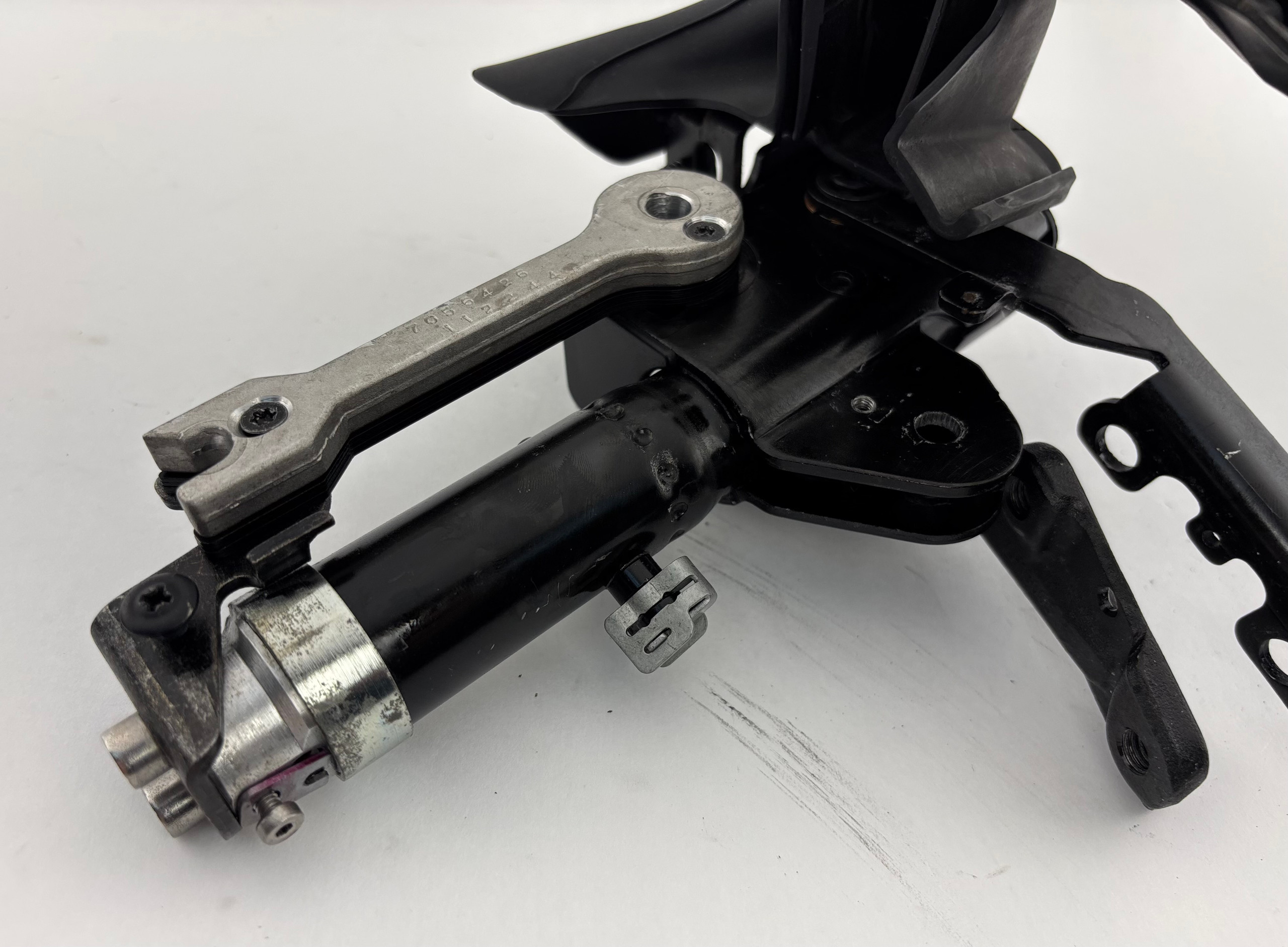 2003-2008 E85 BMW Z4 Convertible Top Hydraulic Lift Cylinder Hinges / Pair / OEM / Z4064 - Image 11